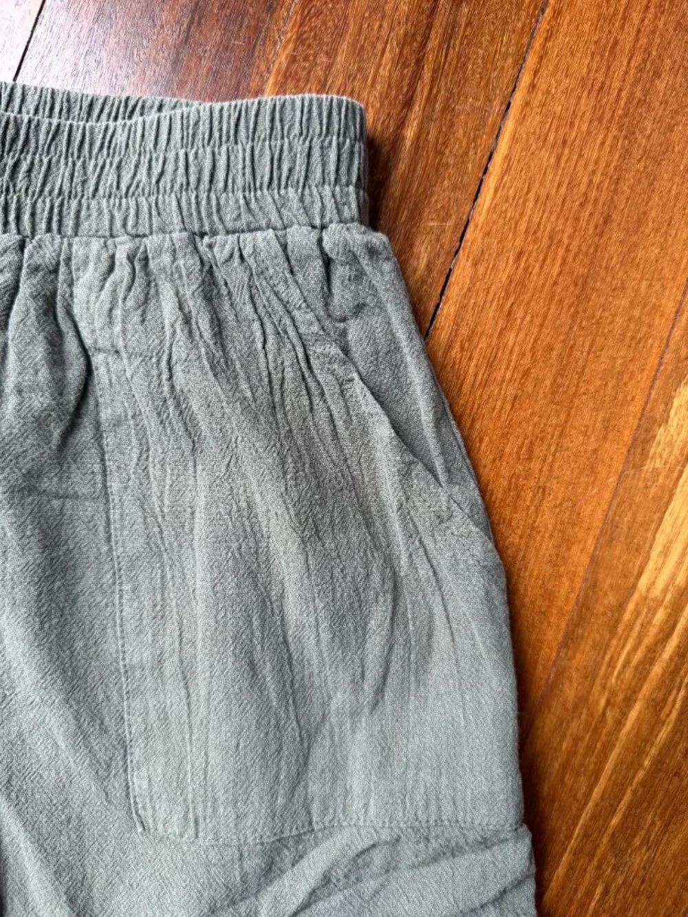 SHEIN Sz S Olive Green Elastic Waist Shorts with Pockets